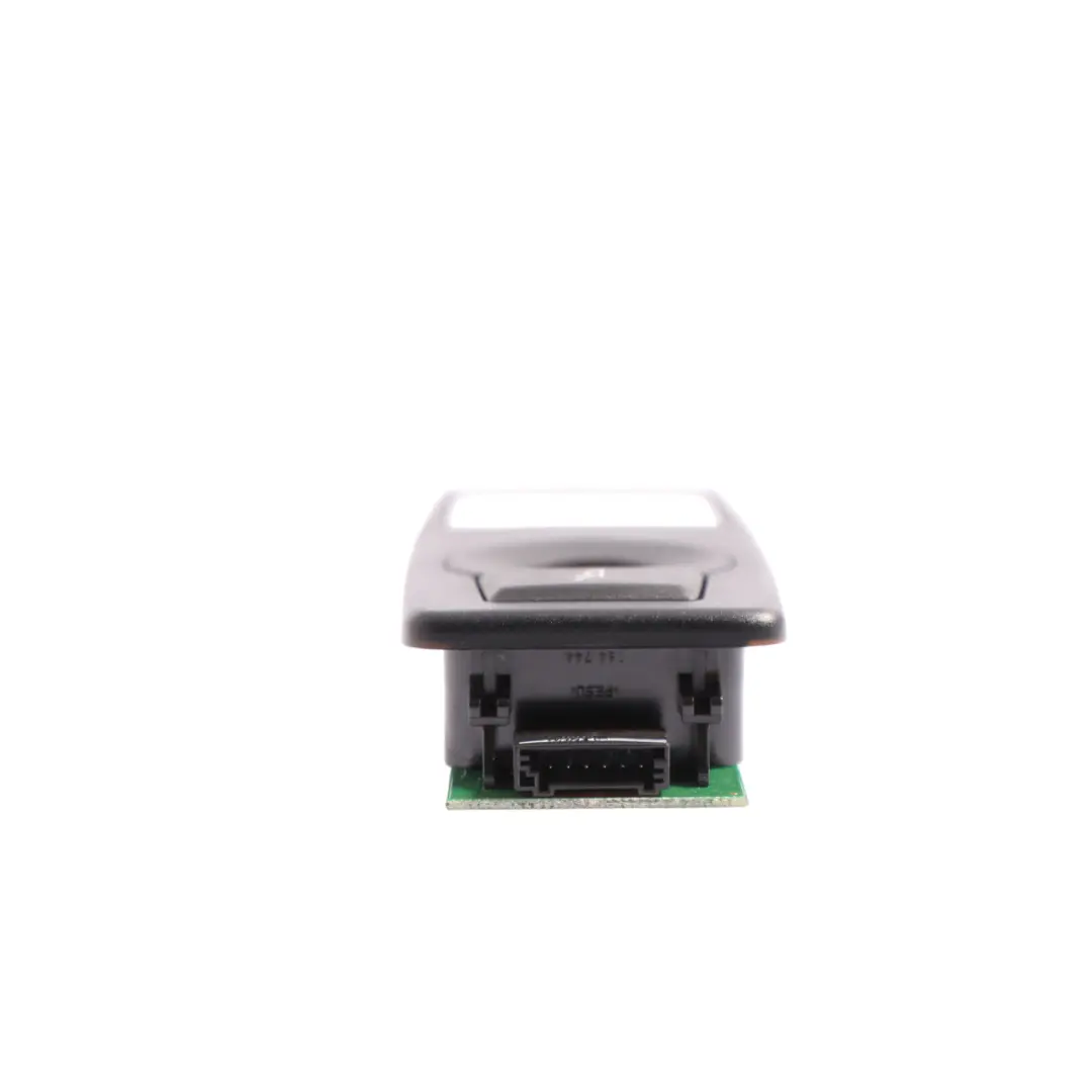 Lampka Kabiny Wnętrza Prawa Tylna do BMW X5 E70 o numerze 6972972 BMW X5 E70 Lampka Kabiny Wnętrza Prawa Tylna - SKU 6972972 - Numer Części 6972972