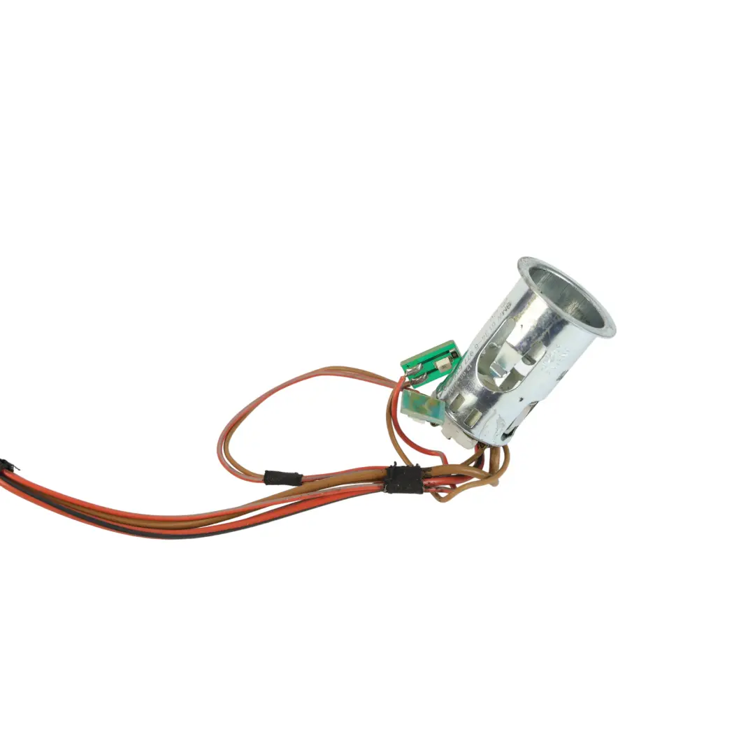 Base Accendisigari LED Presa per BMW X5 E70 F10 F10 LCI F11 F11 LCI con numero di parte 6977675 BMW X5 E70 F10 F10 LCI F11 F11 LCI Base Accendisigari LED Presa - SKU 6977675 - Numero di parte 6977675