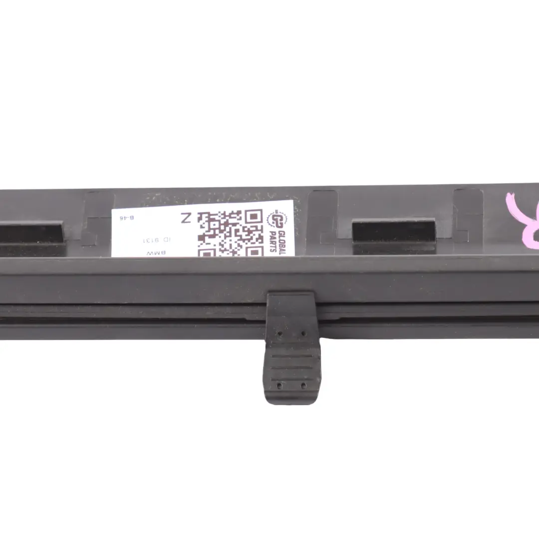 Persiana Trasera Derecha Puerta Parasol para BMW E61 LCI Touring con número de pieza 6984648 BMW E61 LCI Touring Persiana Trasera Derecha Puerta Parasol - SKU 6984648 - Número de pieza 6984648