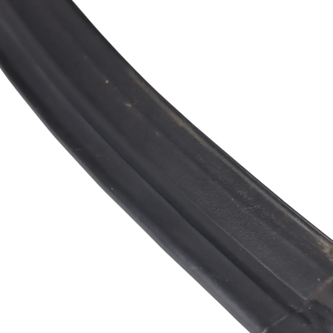 Guarnizione Porta Posteriore Sinistra per Land Rover Freelander 2 L359 con numero di parte 6H52-25385-A Land Rover Freelander 2 L359 Guarnizione Porta Posteriore Sinistra - SKU 6H52-25385-A - Numero di parte 6H52-25385-A