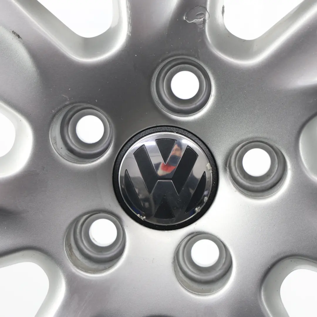 Mk5 Silberne Leichtmetallfelge 15" ET:40 6J für VW Volkswagen Polo 6R mit Teilenummer 6R0601025L VW Volkswagen Polo 6R Mk5 Silberne Leichtmetallfelge 15" ET:40 6J - SKU 6R0601025L-2 - Teilenummer 6R0601025L