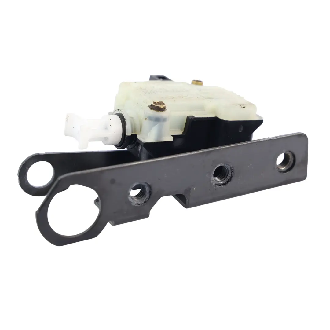 Actuador Pestillo Portón Trasero Inferior Izquierdo para Range Rover L322 con número de pieza 7016049 Range Rover L322 Actuador Pestillo Portón Trasero Inferior Izquierdo - SKU 7016049 - Número de pieza 7016049