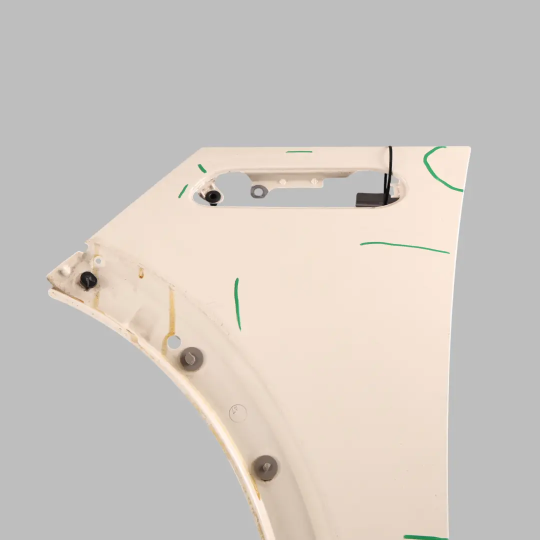 Panel Lateral Delantero Izquierdo Guardabarros Pepper White - 850 para Mini R50 R53 con número de pieza 7037437 Mini R50 R53 Panel Lateral Delantero Izquierdo Guardabarros Pepper White - 850 - SKU 7037437-PW2 - Número de pieza 7037437