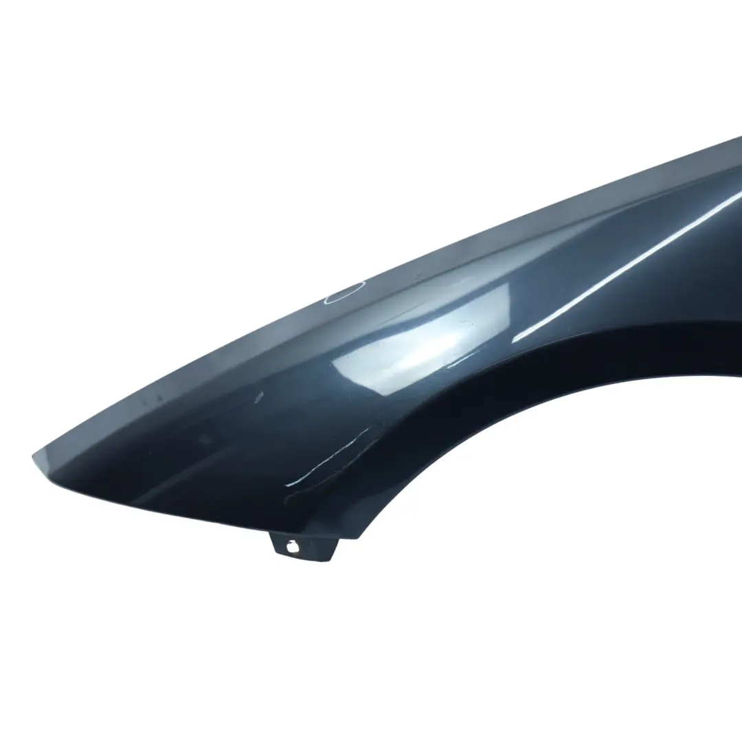 Pannello Laterale Alare Anteriore Sinistro Parafango Toledoblau - 482 per BMW Z4 E85 con numero di parte 7053327 BMW Z4 E85 Pannello Laterale Alare Anteriore Sinistro Parafango Toledoblau - 482 - SKU 7053327-TDB - Numero di parte 7053327