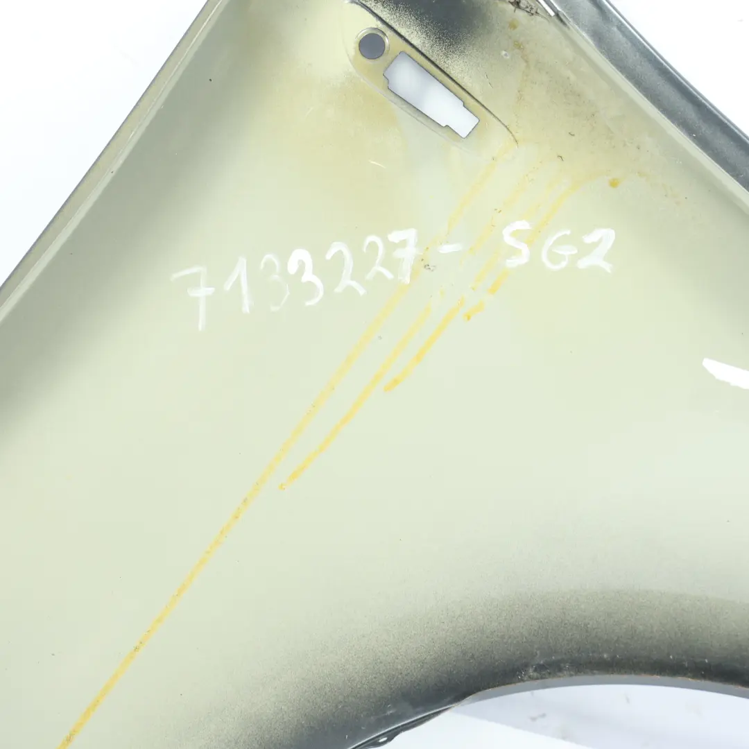 Panel Lateral Guardabarros Delantero Izquierdo Sparkling Graphite - A22 para BMW E87 con número de pieza 7133227 BMW E87 Panel Lateral Guardabarros Delantero Izquierdo Sparkling Graphite - A22 - SKU 7133227-SG2 - Número de pieza 7133227