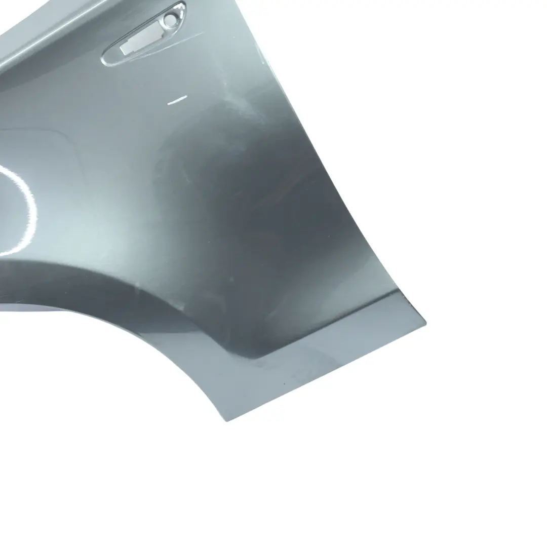 Błotnik Lewy Przedni Boczny Sparkling Graphite Metalik - A22 do BMW E87 o numerze 7133227 BMW E87 Błotnik Lewy Przedni Boczny Sparkling Graphite Metalik - A22 - SKU 7133227-SG2 - Numer Części 7133227