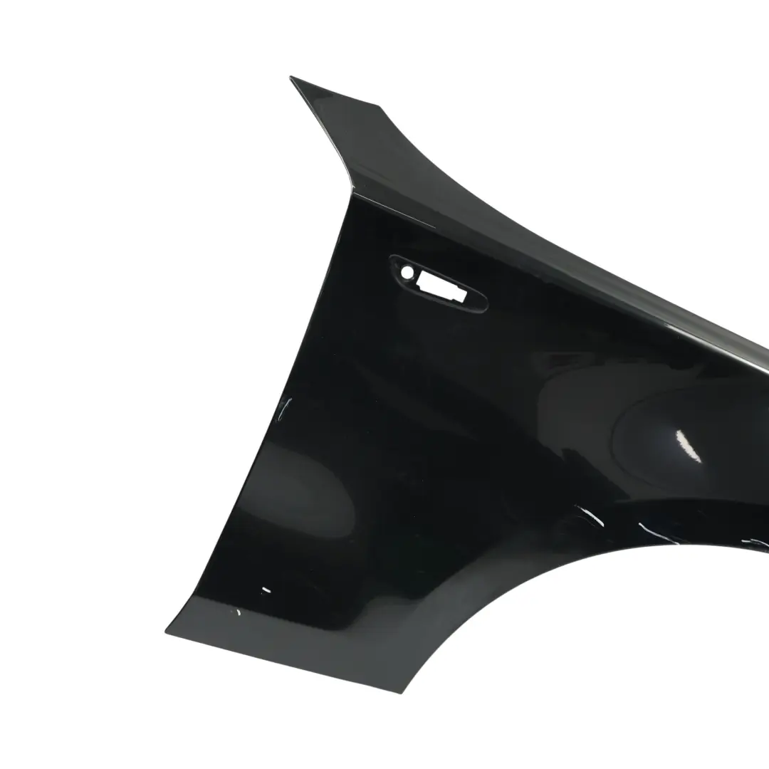 Panneau lateral Aile Fender a l'avant droite Black Sapphire Noir 475 pour BMW E81 E87 à propos du numéro de pièce 7133228 BMW E81 E87 Panneau lateral Aile Fender a l'avant droite Black Sapphire Noir 475 - SKU 7133228-BS2 - Numéro de pièce 7133228
