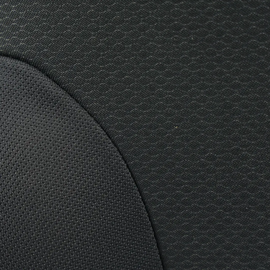 Funda De Respaldo De Asiento Trasero Izquierdo Tela Panther Black Negro para Mini R50 con número de pieza 7136453 Mini R50 Funda De Respaldo De Asiento Trasero Izquierdo Tela Panther Black Negro - SKU 7136453 - Número de pieza 7136453