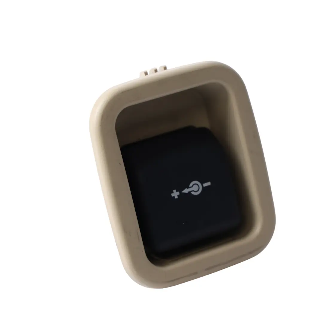 BMW E60 E81 E87 E90 E91 F10 F20 F30 Supporto Presa Di Ricarica LCI Beige 7143111 - SKU 6843098-2 - Numero di parte 6843098