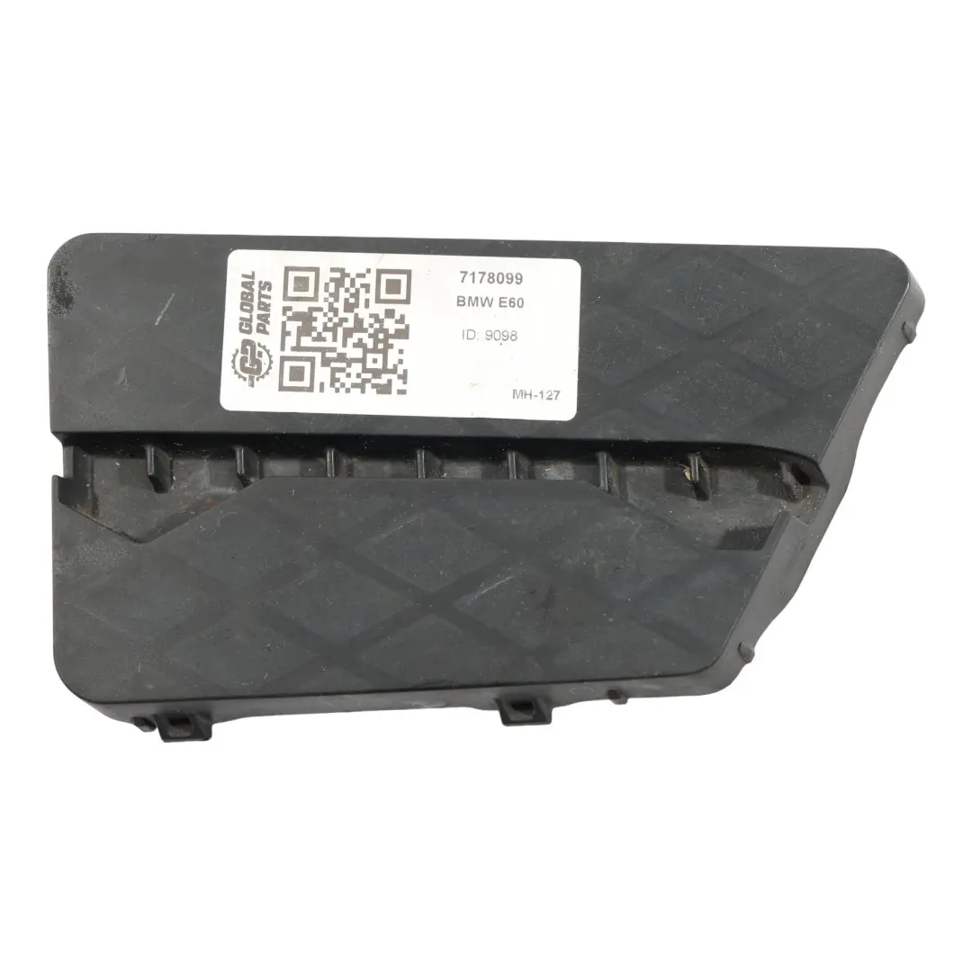 Frontstoßstange Unterseite Kühlergrill Abdeckung Links für BMW E60 E61 LCI mit Teilenummer 7178099 BMW E60 E61 LCI Frontstoßstange Unterseite Kühlergrill Abdeckung Links - SKU 7178099 - Teilenummer 7178099