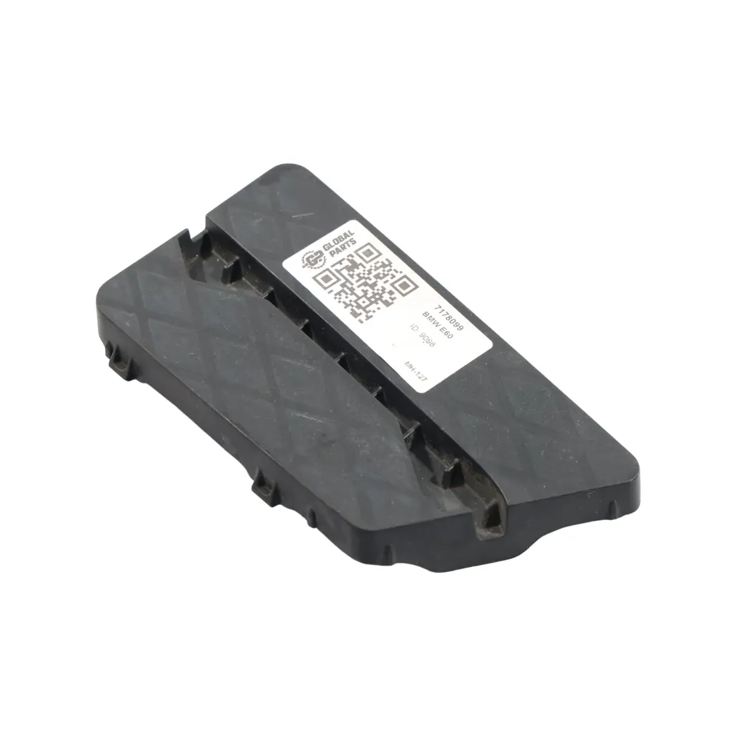 Zaślepka Kratki Atrapy Zderzaka Lewa do BMW E60 E61 LCI o numerze 7178099 BMW E60 E61 LCI Zaślepka Kratki Atrapy Zderzaka Lewa - SKU 7178099 - Numer Części 7178099