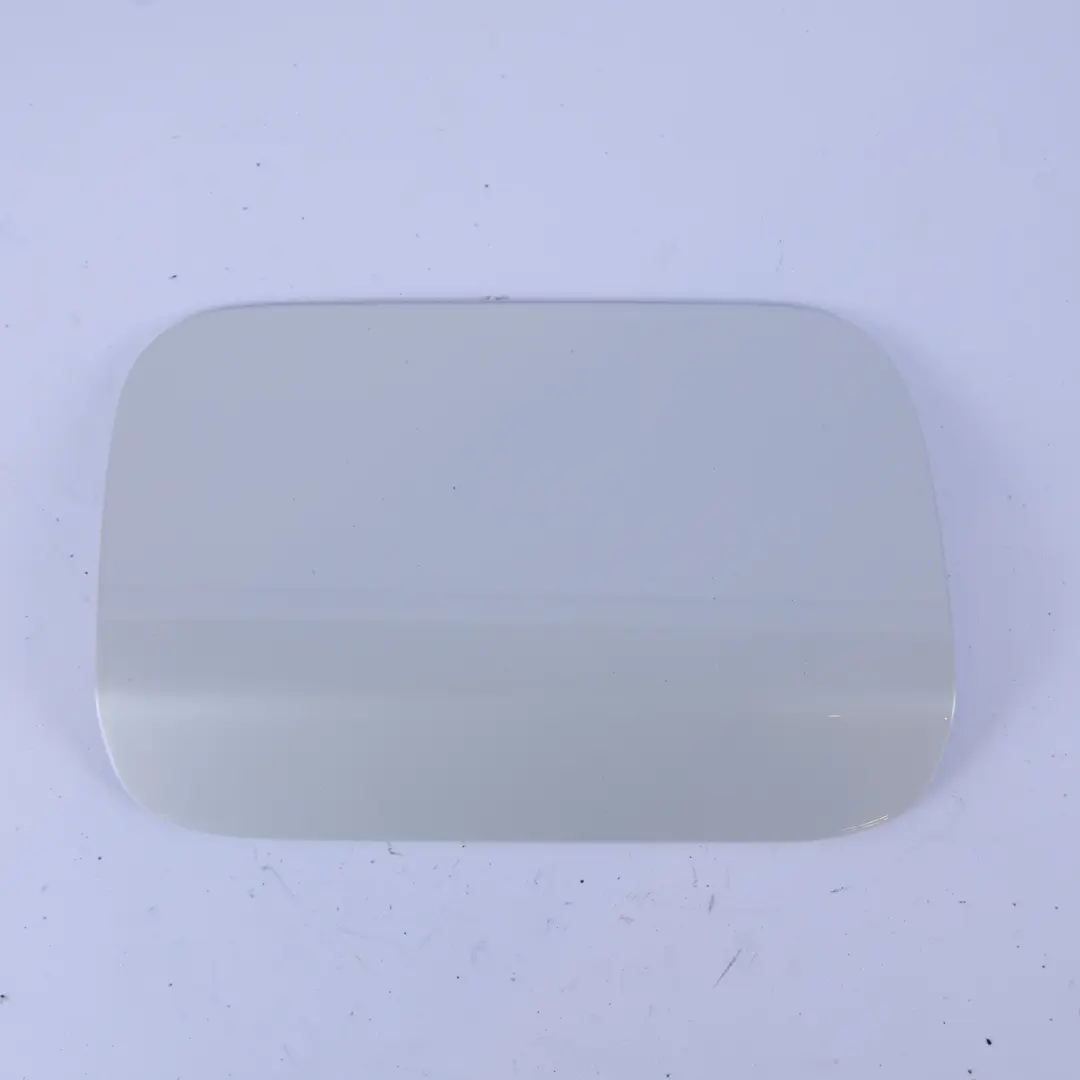 Llenado De Combustible Tapa Blanco Mineral Metalizado - A96 para BMW F10 con número de pieza 7204341 BMW F10 Llenado De Combustible Tapa Blanco Mineral Metalizado - A96 - SKU 7204341-MW - Número de pieza 7204341