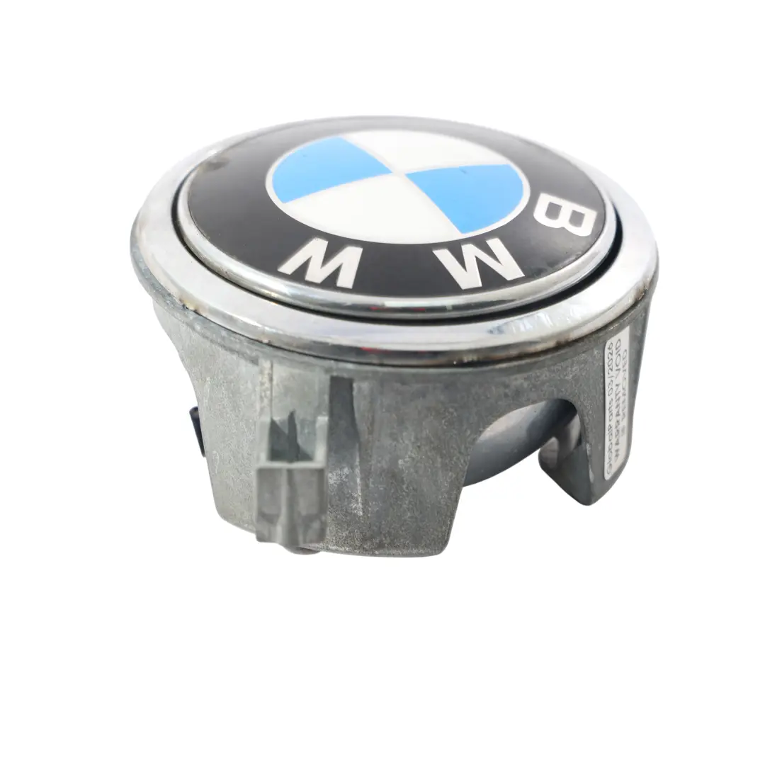 Bouton Emblème Coffre Badge Hayon Ouverture pour BMW E81 E87 LCI à propos du numéro de pièce 7207933 BMW E81 E87 LCI Bouton Emblème Coffre Badge Hayon Ouverture - SKU 7207933-10 - Numéro de pièce 7207933