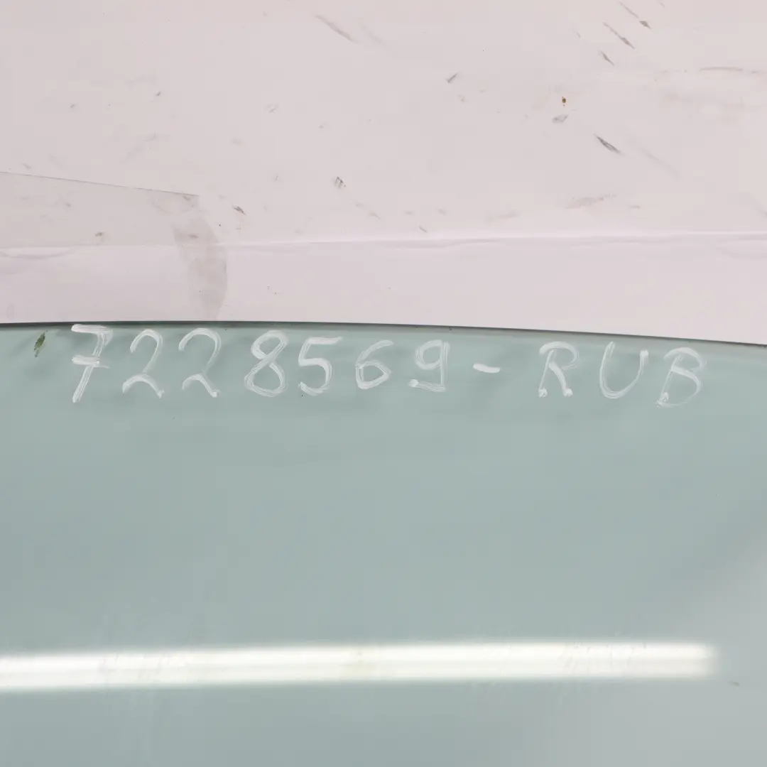 Gauche Rubis Noir Métallisé X03 pour BMW F12 F13 Porte Avant à propos du numéro de pièce 7228569 BMW F12 F13 Porte Avant Gauche Rubis Noir Métallisé X03 - SKU 7228569-RUB - Numéro de pièce 7228569