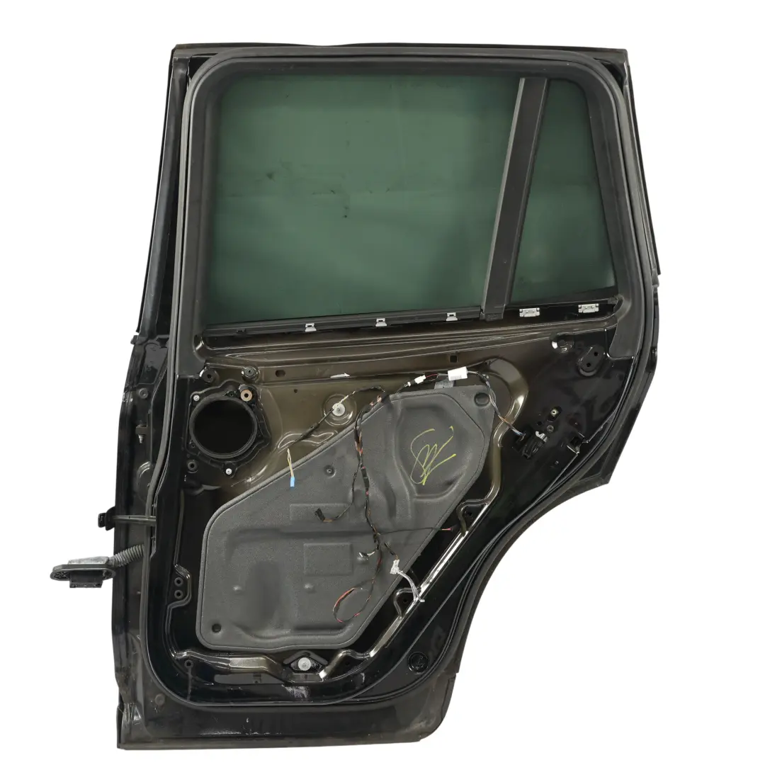 Puerta Trasera Derecha Negra 2 - 668 para BMW X3 F25 con número de pieza 7238696 BMW X3 F25 Puerta Trasera Derecha Negra 2 - 668 - SKU 7238696-SCH1 - Número de pieza 7238696