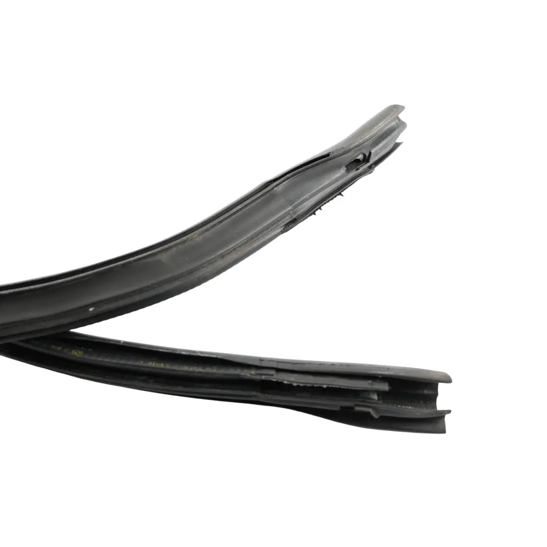 Windscreen Panel Windshield Seal Sealing Gasket Rubber to BMW F23 F23 LCI with Part number 7267929 BMW F23 F23 LCI Windscreen Panel Windshield Seal Sealing Gasket Rubber - SKU 7267929 - Part number 7267929