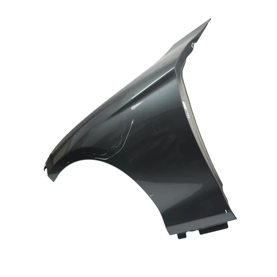 Pannello Laterale Parafango Anteriore Sinistro Mineral Grau - B39 per BMW F20 F21 con numero di parte 7284645 BMW F20 F21 Pannello Laterale Parafango Anteriore Sinistro Mineral Grau - B39 - SKU 7284645-MG - Numero di parte 7284645