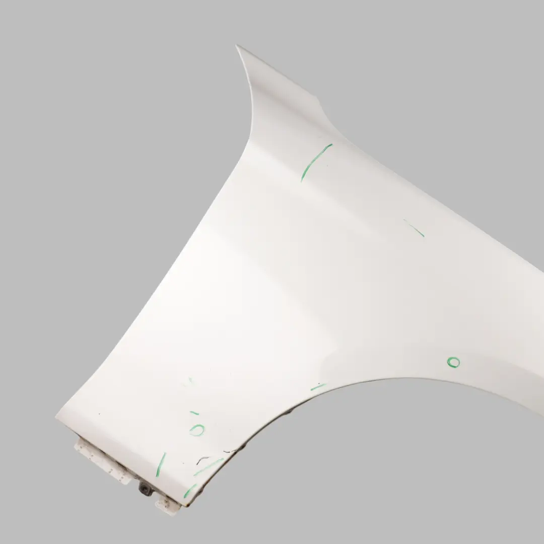 BMW F20 F22 Panel Lateral Guardabarros Delantero Derecho Alpinweiss 3 - 300 - SKU 7284646-AW1 - Número de pieza 7284646