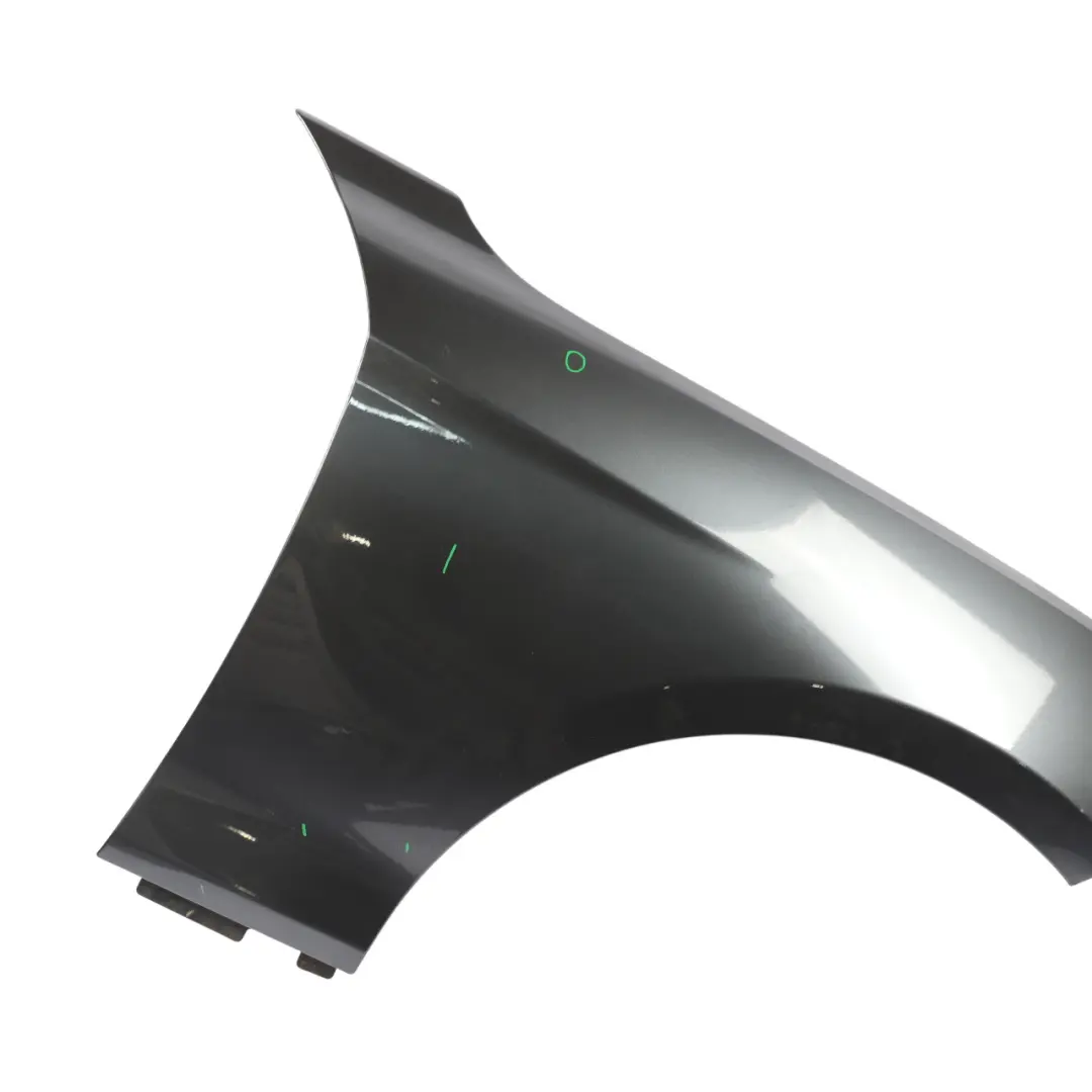 Pannello Laterale Parafango Anteriore Destro Mineralgrau Grau - B39 per BMW F20 F21 con numero di parte 7284646 BMW F20 F21 Pannello Laterale Parafango Anteriore Destro Mineralgrau Grau - B39 - SKU 7284646-MG - Numero di parte 7284646