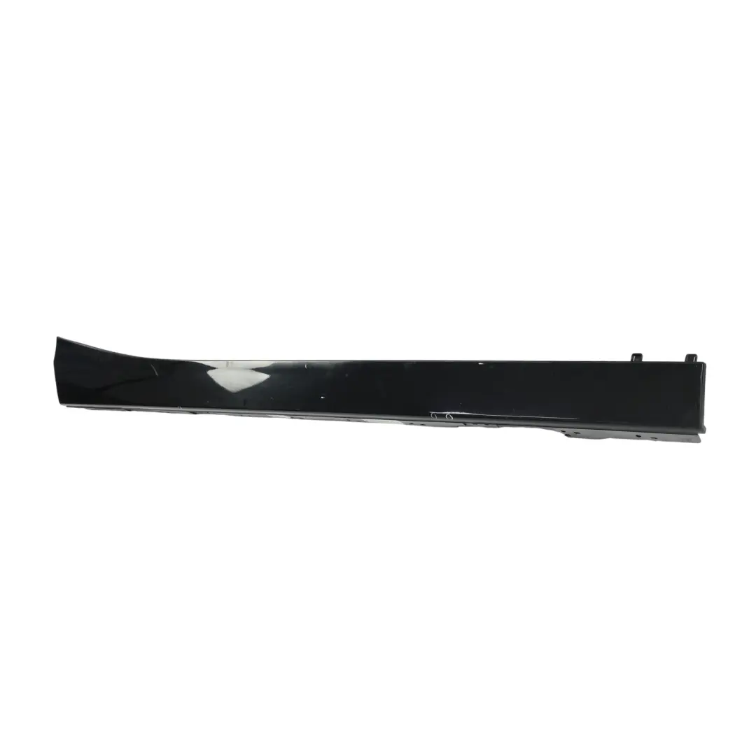 Sill Strip Faldon Lateral Derecho Panel Schwarz 2 - 668 para BMW F20 con número de pieza 7293554 BMW F20 Sill Strip Faldon Lateral Derecho Panel Schwarz 2 - 668 - SKU 7293554-SCH1 - Número de pieza 7293554
