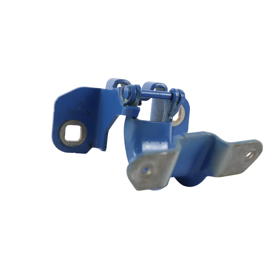 Zawias Klapy Dachu Prawy Estoril Blau Metallic B45 do BMW F23 LCI o numerze 7300960 BMW F23 LCI Zawias Klapy Dachu Prawy Estoril Blau Metallic B45 - SKU 7300960-EB - Numer Części 7300960