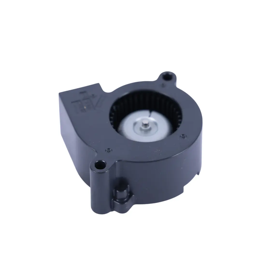 Ventola LED Raffreddamento Fari Sinistra 9MN011184 per BMW F07 F10 F11 con numero di parte 7352479 BMW F07 F10 F11 Ventola LED Raffreddamento Fari Sinistra 9MN011184 - SKU 7352479 - Numero di parte 7352479