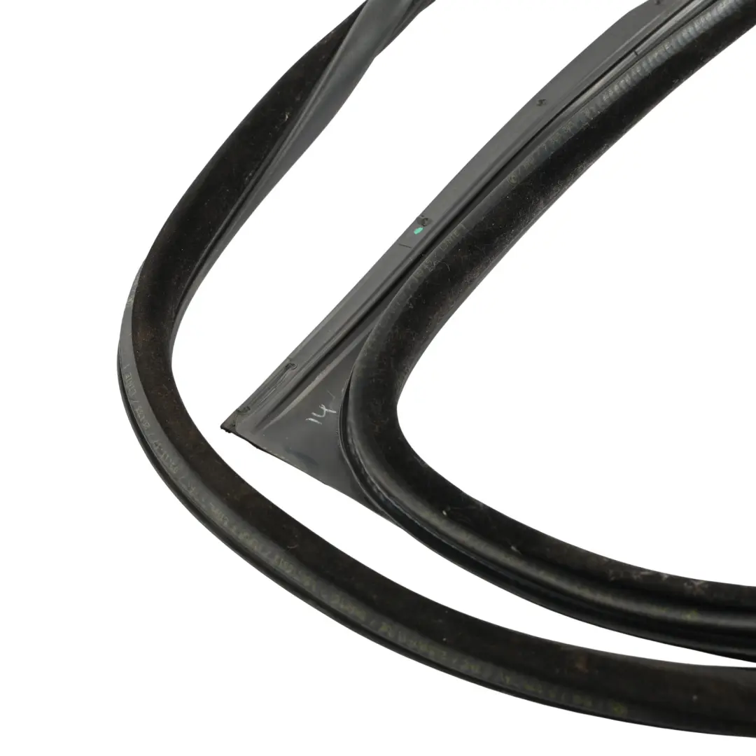 Door Seal Surround Gasket Rubber Sealing Right O/S to BMW F32 F33 M4 F82 with Part number 7369304 BMW F32 F33 M4 F82 Door Seal Surround Gasket Rubber Sealing Right O/S - SKU 7369304 - Part number 7369304