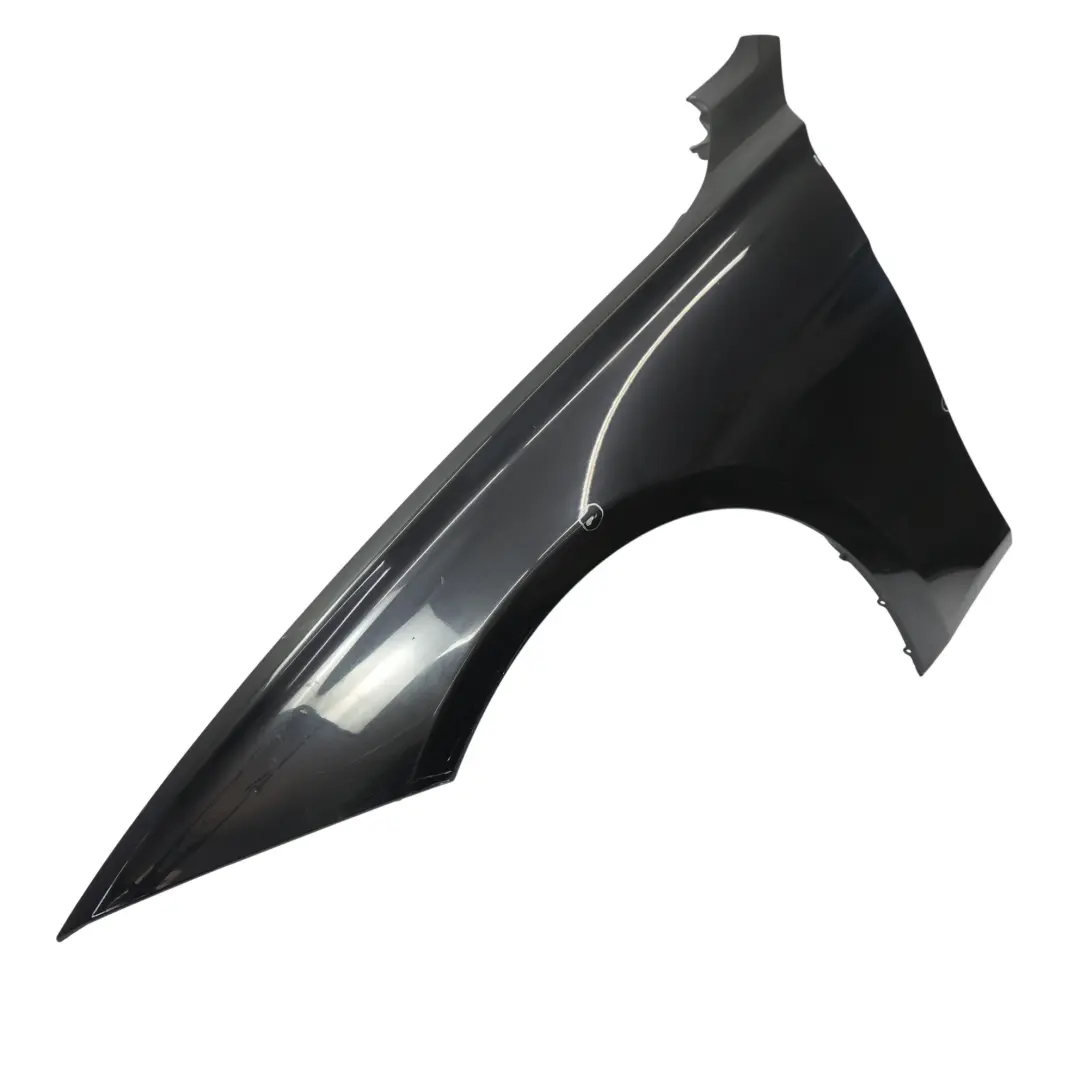 Guardabarros Lateral F31 Delantero Izquierdo Negro Zafiro - 475 para BMW F30 con número de pieza 7438439 BMW F30 Guardabarros Lateral F31 Delantero Izquierdo Negro Zafiro - 475 - SKU 7438439-BS4 - Número de pieza 7438439