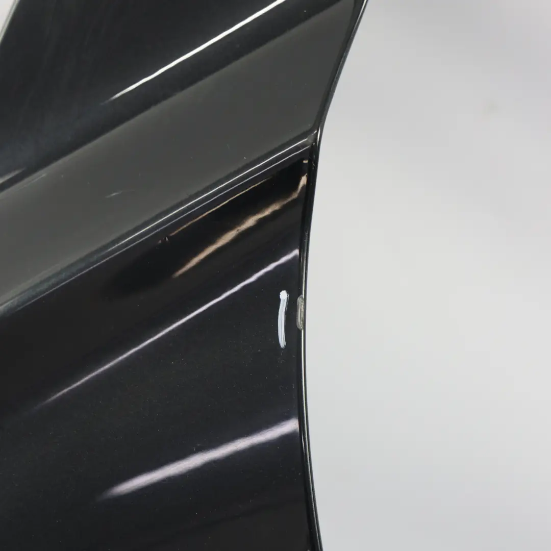 Parafango laterale F31 anteriore sinistro Nero Zaffiro - 475 per BMW F30 con numero di parte 7438439 BMW F30 Parafango laterale F31 anteriore sinistro Nero Zaffiro - 475 - SKU 7438439-BS4 - Numero di parte 7438439