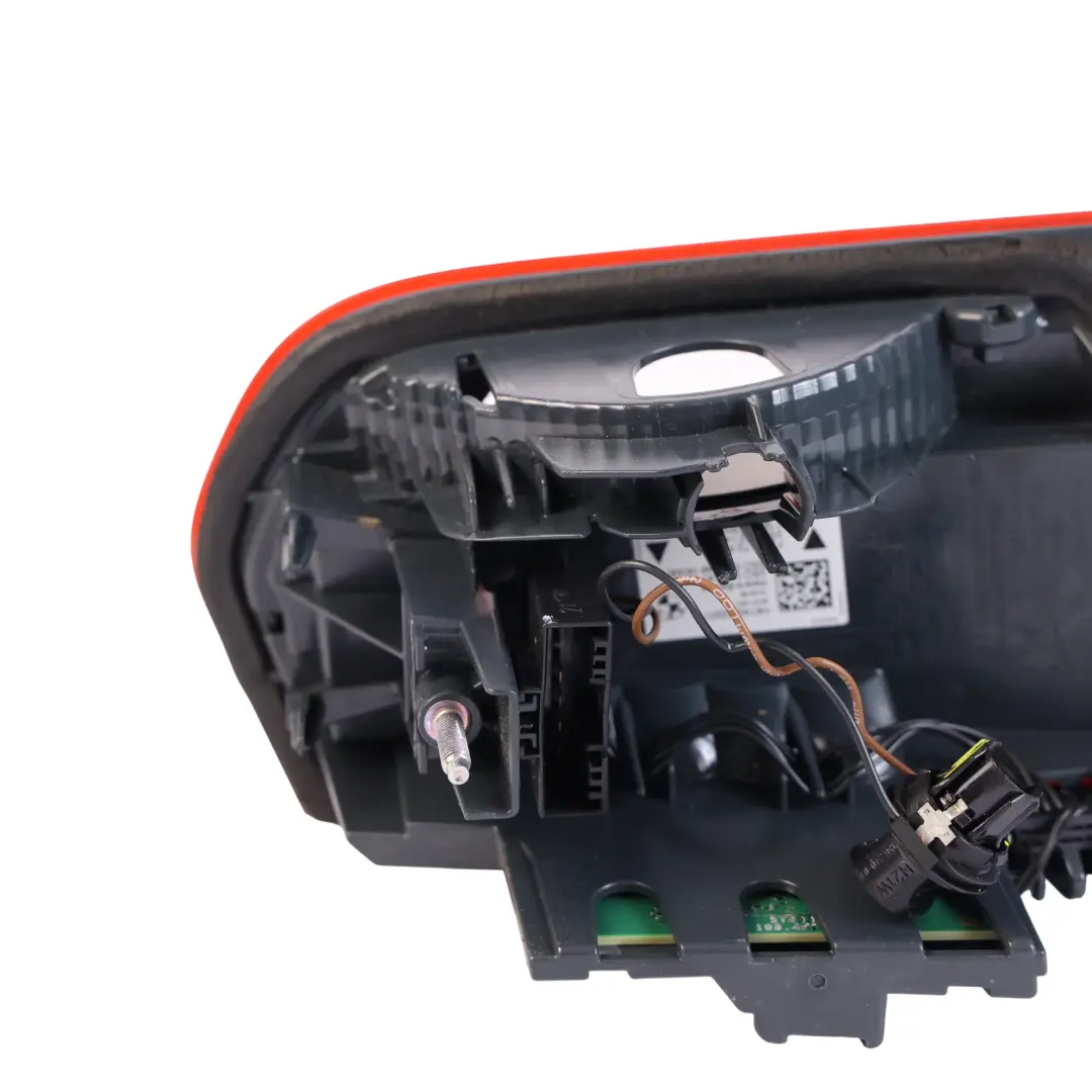 BMW F30 F80 M3 LCI Lampa Tylna Klapy Bagażnika Prawa - SKU 7456522-1 - Numer Części 7456522