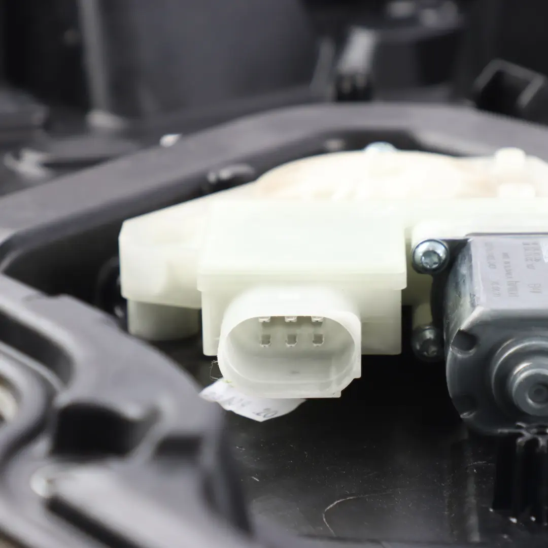 Front Door Window Lifter Regulator With Motor Right O/S to BMW X3 G01 with Part number 7498148 BMW X3 G01 Front Door Window Lifter Regulator With Motor Right O/S - SKU 7487600 - Part number 7498148