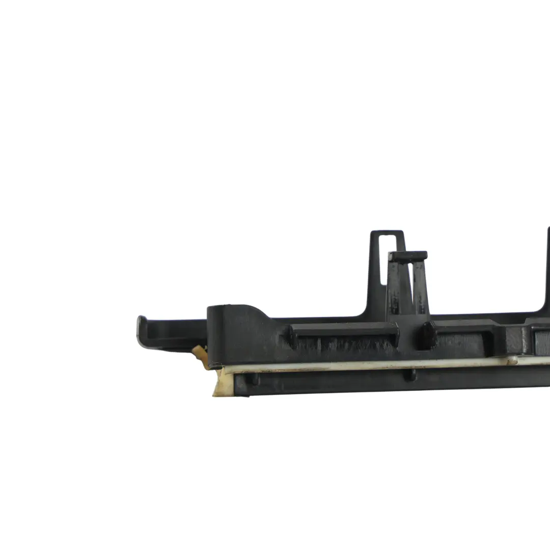 Staffa Fissaggio Passacavo Scatola Elettrica Motore per BMW F10 F11 F12 LCI con numero di parte 7555191 BMW F10 F11 F12 LCI Staffa Fissaggio Passacavo Scatola Elettrica Motore - SKU 7555191 - Numero di parte 7555191
