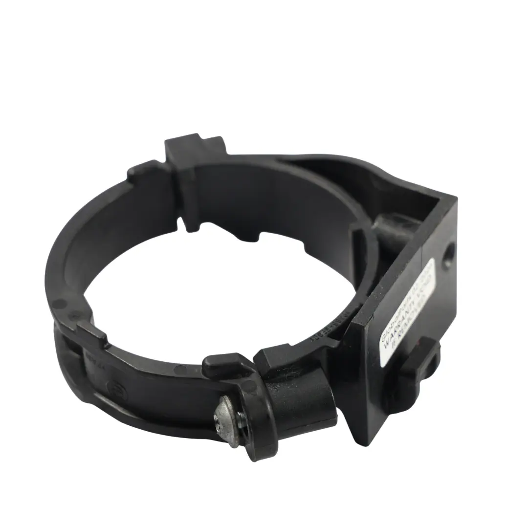 Tapa Abrazadera Bomba Agua Auxiliar S63N para BMW F06 F10 F12 F13 con número de pieza 7576278 BMW F06 F10 F12 F13 Tapa Abrazadera Bomba Agua Auxiliar S63N - SKU 7576278 - Número de pieza 7576278