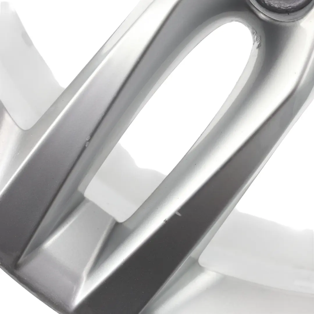 Cerchio in lega argento 18" 7,5J ET:45 M Doppie razze 461 per BMW F20 F21 con numero di parte 7846784 BMW F20 F21 Cerchio in lega argento 18" 7,5J ET:45 M Doppie razze 461 - SKU 7846784-2 - Numero di parte 7846784