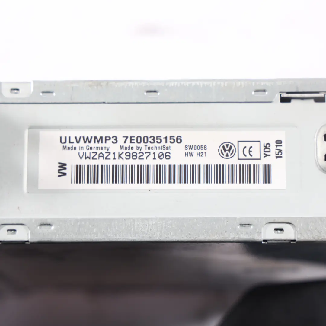 Unità Multimediale Radio Lettore CD per Volkswagen Transporter T5 con numero di parte 7E0035156 Volkswagen Transporter T5 Unità Multimediale Radio Lettore CD - SKU 7E0035156 - Numero di parte 7E0035156