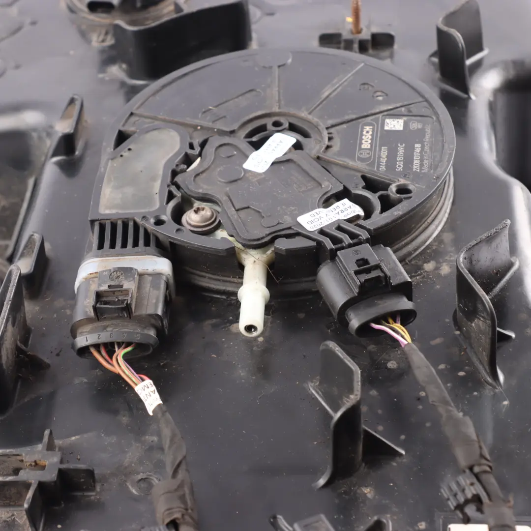 AdBlue Fuel Tank Reservoir 2.0 TDI to Volkswagen Transporter T6 with Part number 7E0131877H Volkswagen Transporter T6 AdBlue Fuel Tank Reservoir 2.0 TDI - SKU 7E0131877H - Part number 7E0131877H