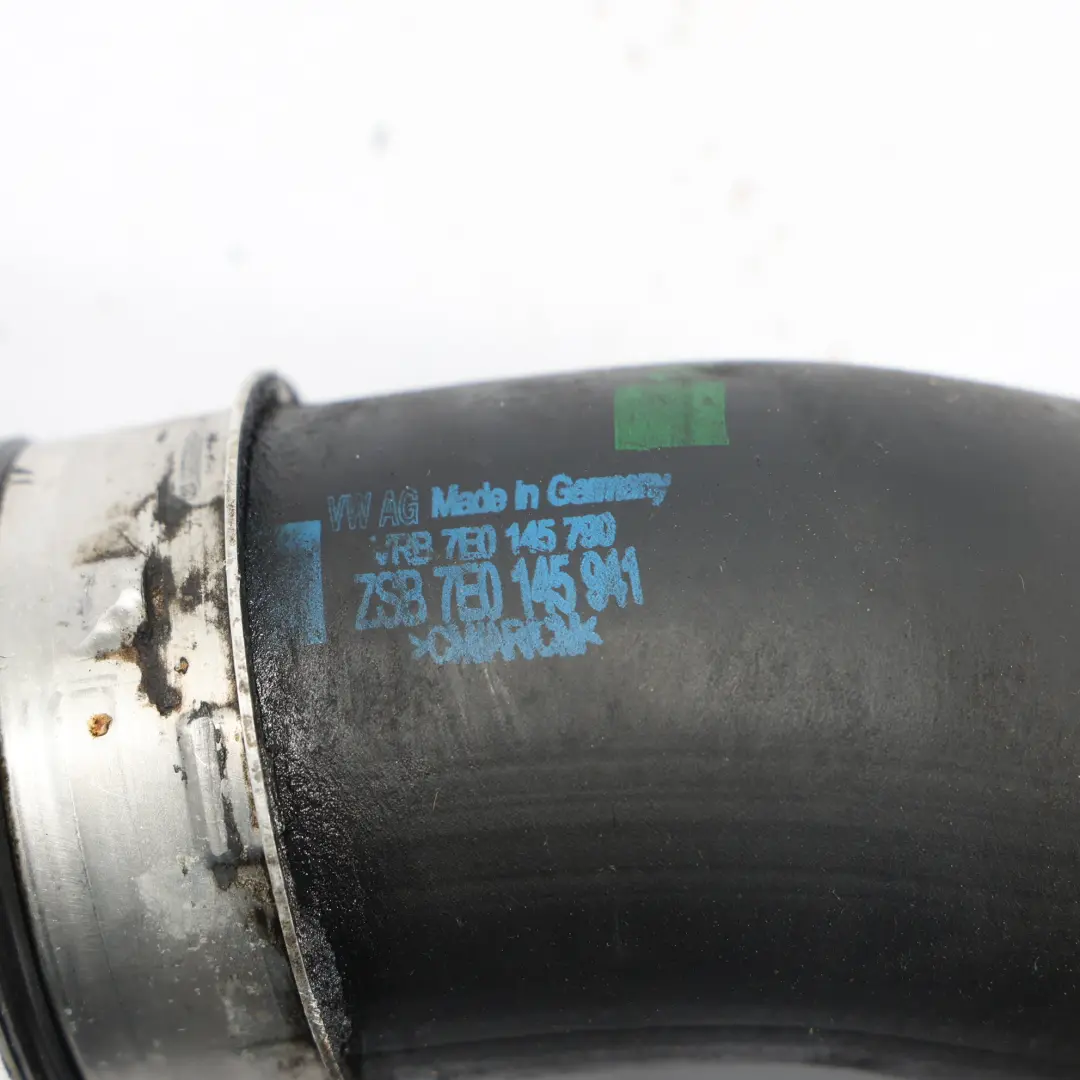Przewód Intercoolera Turbo 2.0 TDI do Volkswagen Transporter T5 o numerze 7E0145790 Volkswagen Transporter T5 Przewód Intercoolera Turbo 2.0 TDI - SKU 7E0145790 - Numer Części 7E0145790