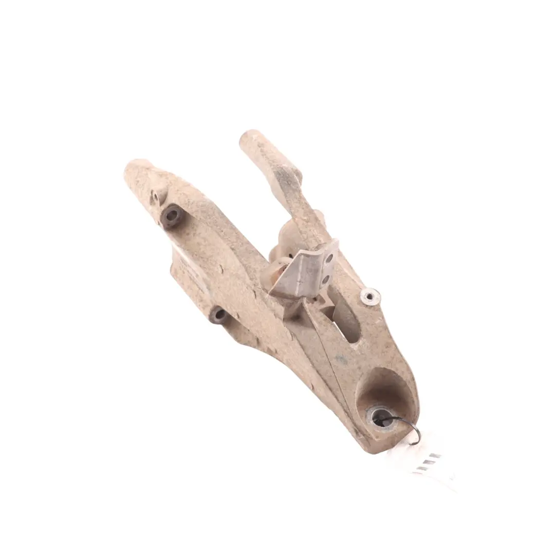 Mount Bracket Support to Volkswagen VW Transporter T6 Engine with Part number 7E0199370L Volkswagen VW Transporter T6 Engine Mount Bracket Support - SKU 7E0199370L - Part number 7E0199370L