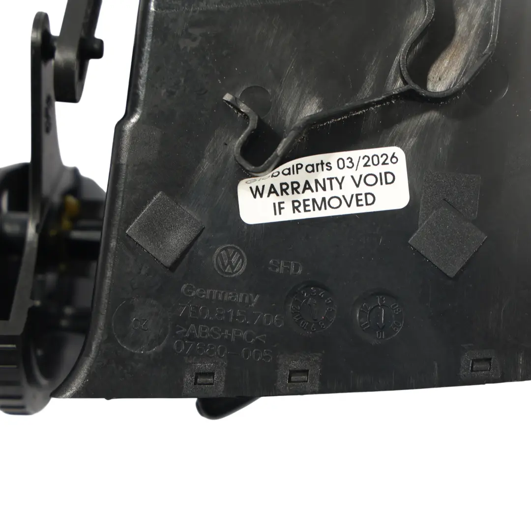 Griglia Bocchetta Anteriore Destra per Volkswagen Transporter T5 con numero di parte 7E0815706 Volkswagen Transporter T5 Griglia Bocchetta Anteriore Destra - SKU 7E0815706 - Numero di parte 7E0815706