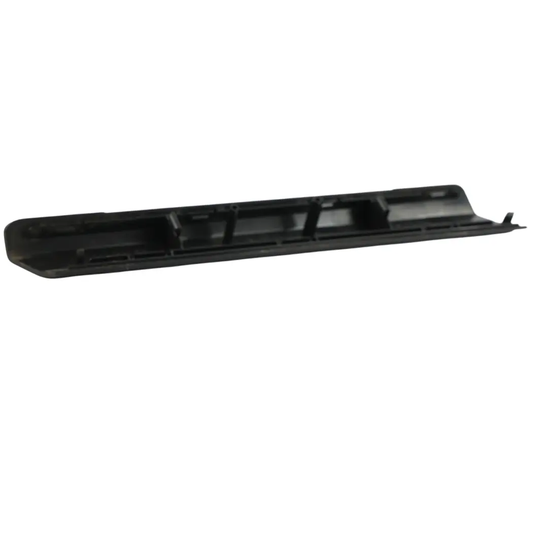 Tirador Puerta Delantera Derecha para Volkswagen Transporter T6 con número de pieza 7E0867172D Volkswagen Transporter T6 Tirador Puerta Delantera Derecha - SKU 7E0867172D - Número de pieza 7E0867172D