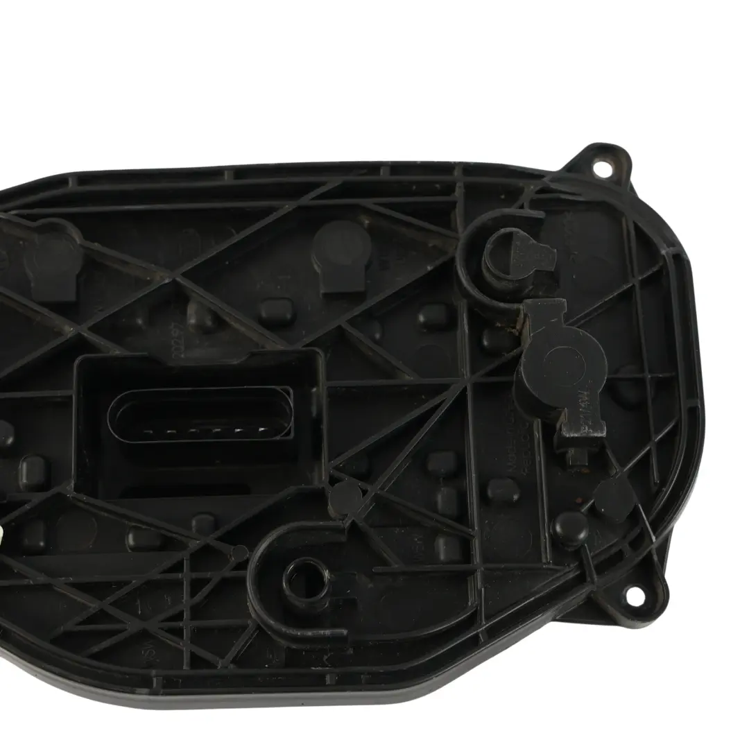 Portalampada Fanale Posteriore Destro per Volkswagen Transporter T6 con numero di parte 7E0945258B Volkswagen Transporter T6 Portalampada Fanale Posteriore Destro - SKU 7E0945258B - Numero di parte 7E0945258B