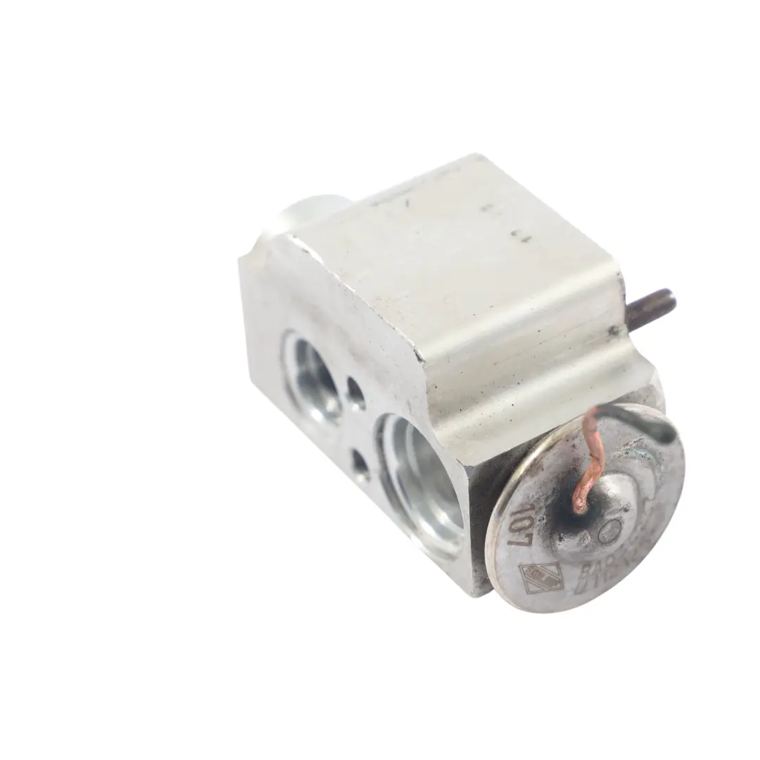 Válvula Expansión Aire Acondicionado para Volkswagen Transporter T5 con número de pieza 7H0820712B Volkswagen Transporter T5 Válvula Expansión Aire Acondicionado - SKU 7H0820712B - Número de pieza 7H0820712B