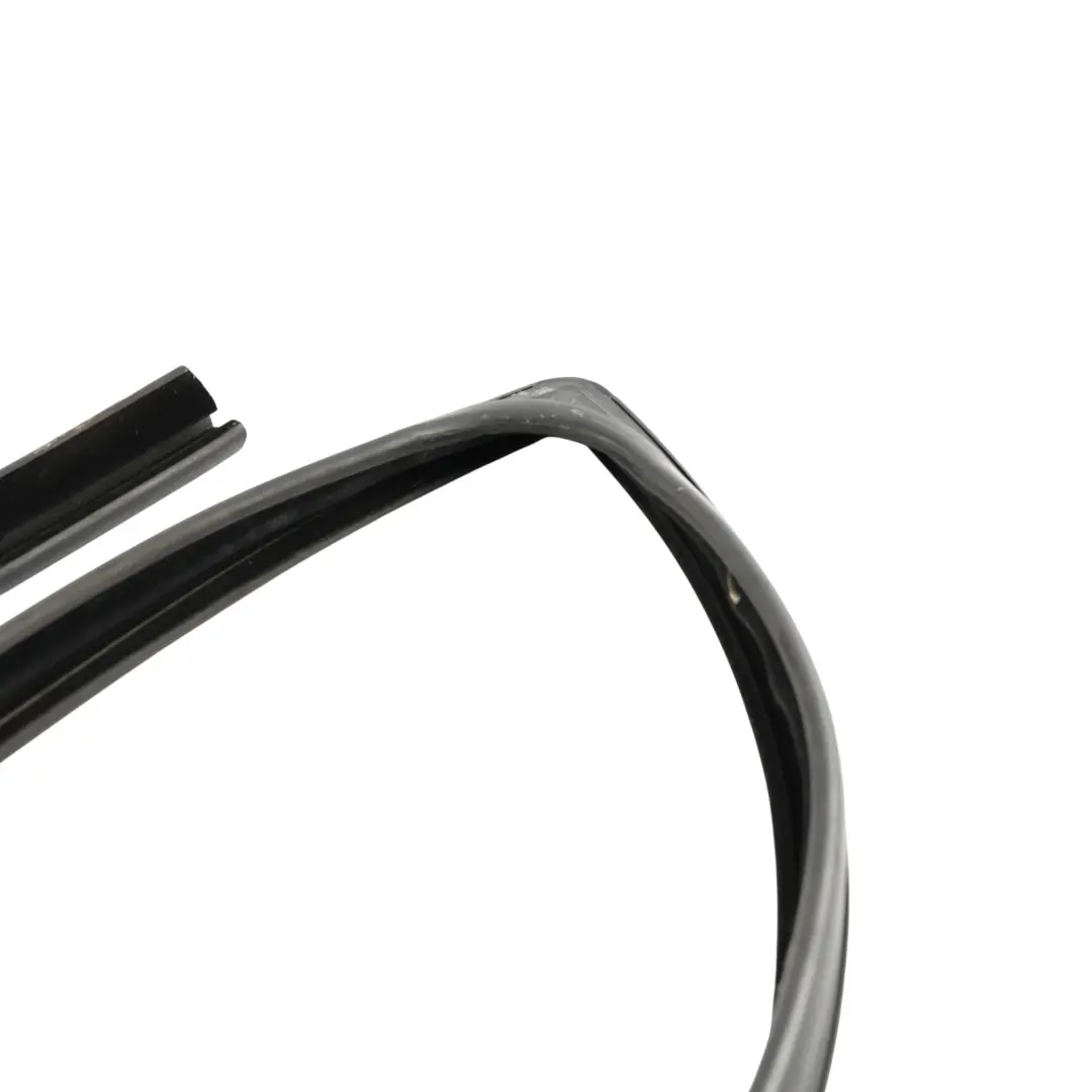 Tür Fenster Dichtung Gummi Rahmen Links für Volkswagen Transporter T5 mit Teilenummer 7H0837433C Volkswagen Transporter T5 Tür Fenster Dichtung Gummi Rahmen Links - SKU 7H0837433C - Teilenummer 7H0837433C