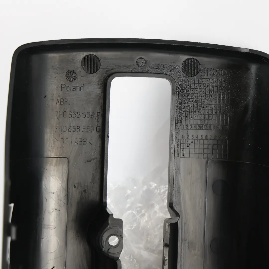 Cache Colonne Direction Inférieur Noir pour Volkswagen Transporter T5 à propos du numéro de pièce 7H0858559F Volkswagen Transporter T5 Cache Colonne Direction Inférieur Noir - SKU 7H0858559F - Numéro de pièce 7H0858559F