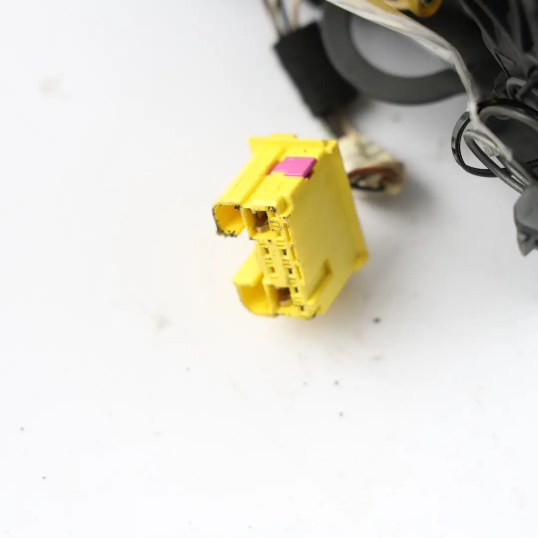 Steering Wheel Driver's Side Air Module Unit to VW Transporter T5 with Part number 7H0880201AB VW Transporter T5 Steering Wheel Driver's Side Air Module Unit - SKU 7H0880201AB - Part number 7H0880201AB