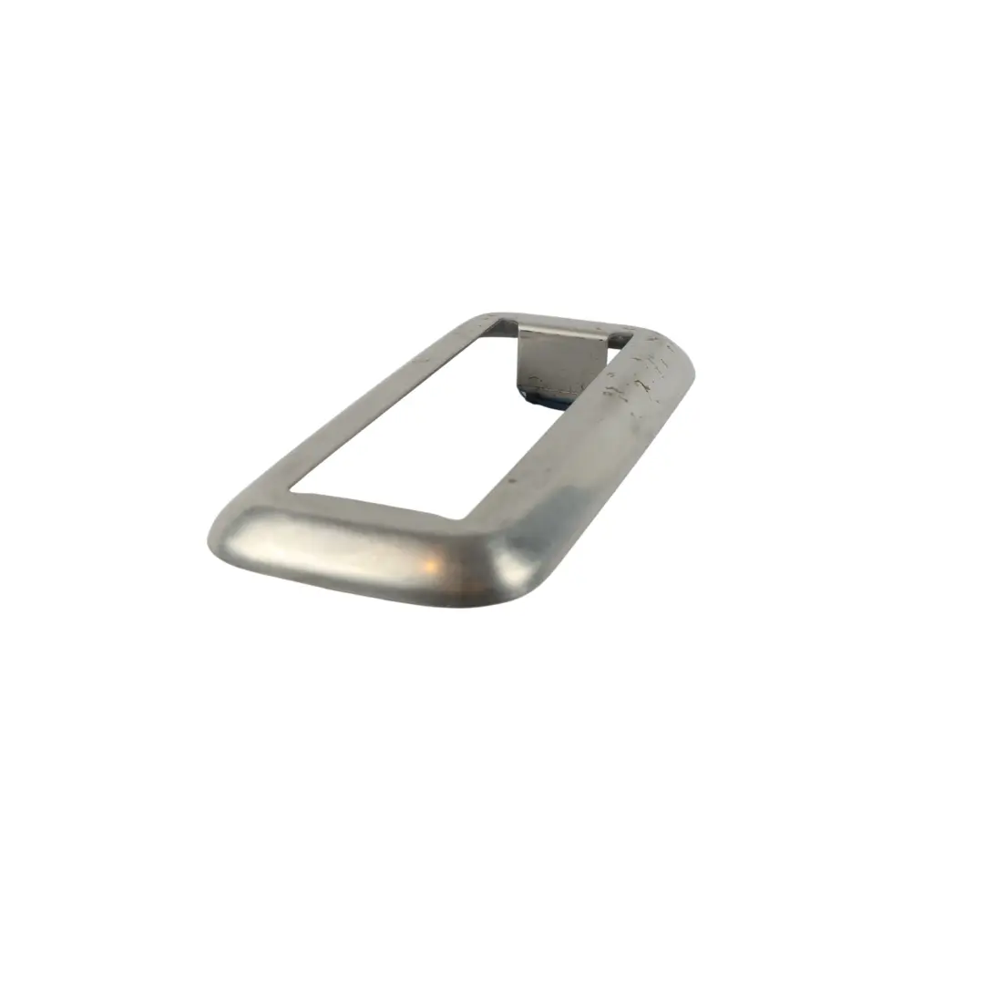 Osłona Mocowania Fotela 2. Rząd do Volkswagen Transporter T6 o numerze 7H0883087 Volkswagen Transporter T6 Osłona Mocowania Fotela 2. Rząd - SKU 7H0883087 - Numer Części 7H0883087