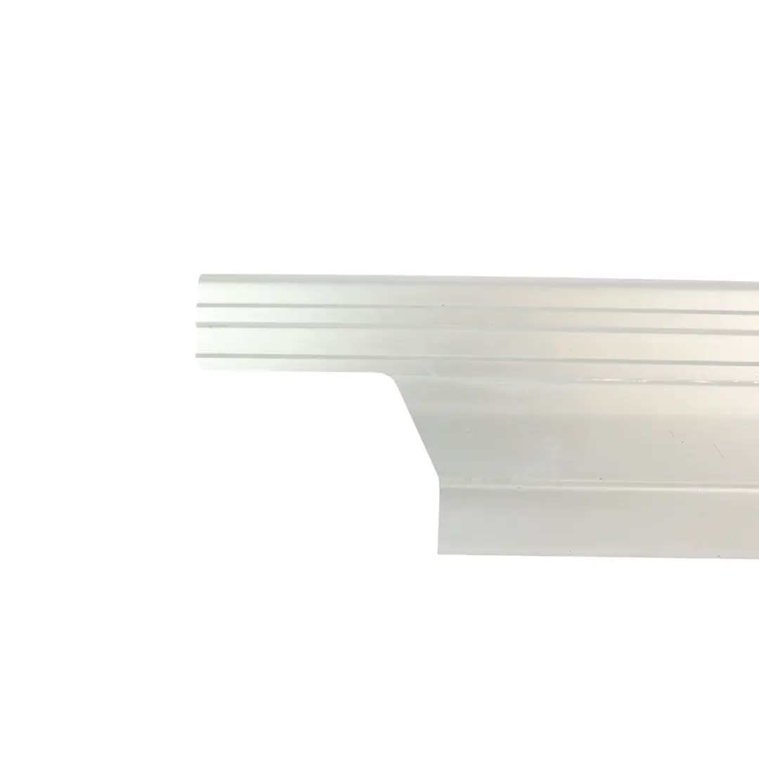 Rivestimento Soglia Porta Posteriore Sinistra per Range Rover L322 con numero di parte 7H42-113A11-AA Range Rover L322 Rivestimento Soglia Porta Posteriore Sinistra - SKU 7H42-113A11-AA - Numero di parte 7H42-113A11-AA