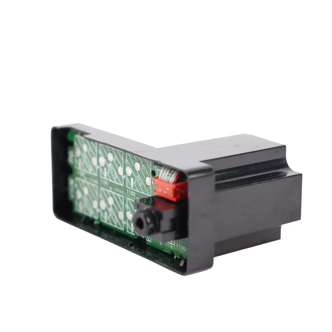 Moduł Gniazdo AUX Tylnego Tunelu do Range Rover L322 o numerze 7H42-19C063-CA Range Rover L322 Moduł Gniazdo AUX Tylnego Tunelu - SKU 7H42-19C063-CA - Numer Części 7H42-19C063-CA