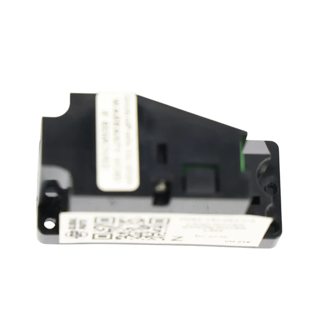 Range Rover L322 Hintere Mittelkonsole AUX Steckdose - SKU 7H42-19C063-CA - Teilenummer 7H42-19C063-CA