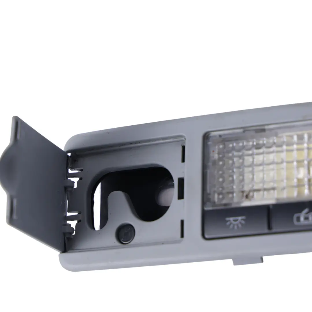 Lampa Tylna Podsufitki Prawa do Porsche Cayenne 955 o numerze 7L0861688A Porsche Cayenne 955 Lampa Tylna Podsufitki Prawa - SKU 7L0861688A-2 - Numer Części 7L0861688A